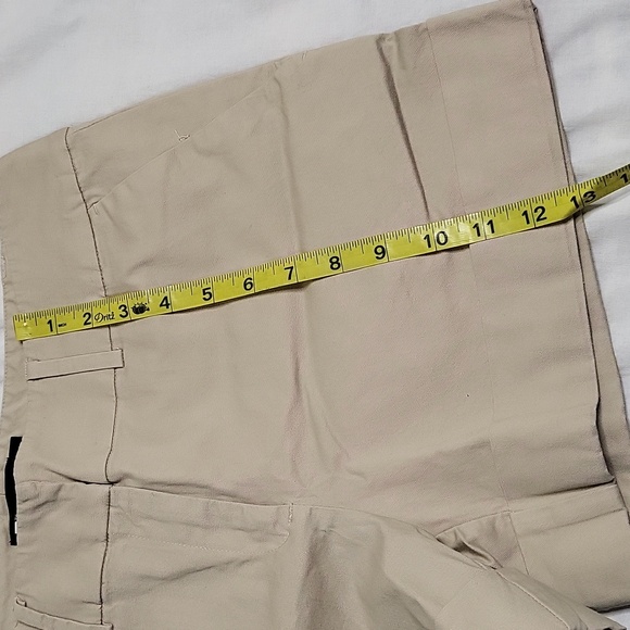 7th avenue NY & Co. cream colored shorts sz 8 - Picture 4 of 8